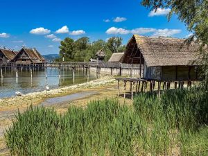 Das Pfahlbaumuseum Unteruhldingen ist das älteste archäologische Freilichtmuseum Deutschlands