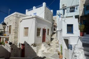 Ano Syros besteht aus einem Labyrinth aus engen Gassen