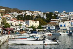 Motorboote, Hafen, Batsi, Andros, Reisebericht