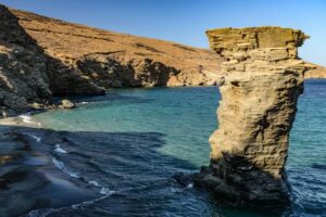 Tis Grias to Pidima Beach, Andros, schönste Strände, Felsen, Felssäule