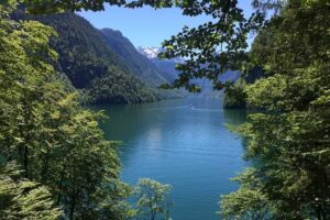 Blick vom Aussichtspunkt Malerwinkl auf den nördlichen Königssee