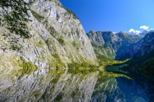 Obersee, Fischunkelalm, Schatten, spiegelglattes Wasser