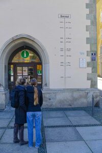 Hochwasser, Passau, Altes Rathaus, Wasserstandsmarkierungen