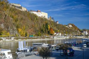 Schiffsanlegestellen an der Donau in Passau
