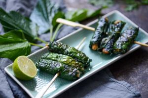 Gefüllte, gebratene Là-Lốt-Blätter