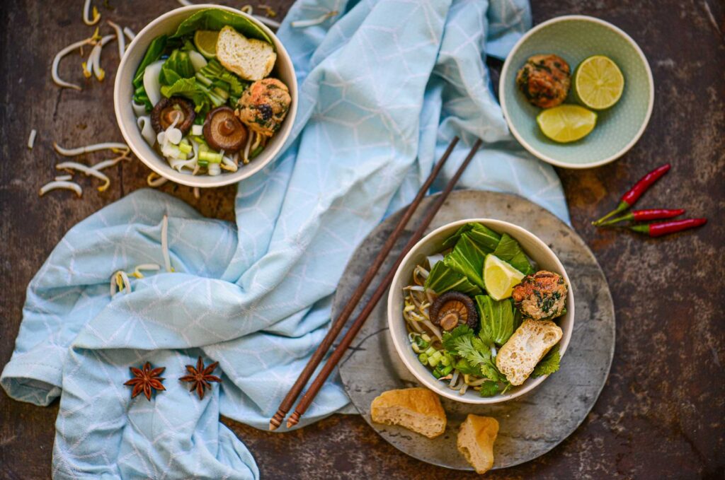Pho vegetarisch und vegan: Rezept für Reisnudelsuppe aus Vietnam