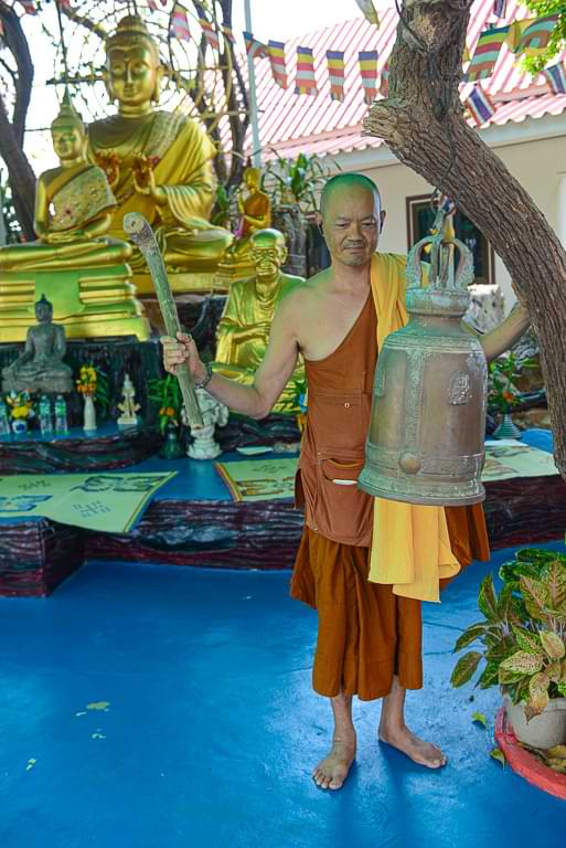 Buddhistischer Mönch, Glocke, Kloster, Koh Larn, Sehenswürdigkeiten