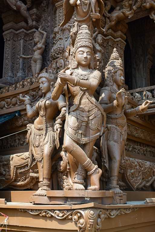 Holzschnitzereien, Sanctuary of Truth, Pattaya, Holztempel, außen