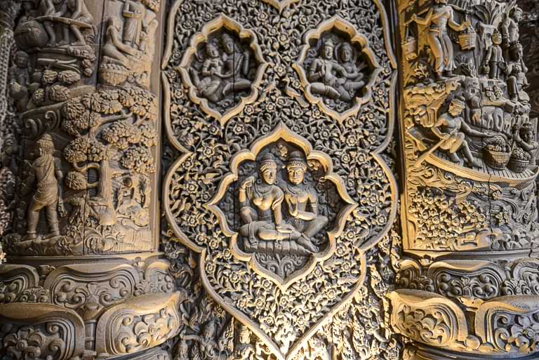 Holzschnitzereien, Sanctuary of Truth, Pattaya, Holztempel, Wände