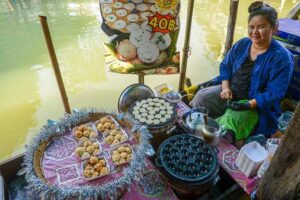 Pattaya Floating Market, Khanom Krok, Garküche, Boot