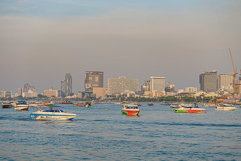 Pattaya Skyline, Speedboote, Bali-Hai-Pier