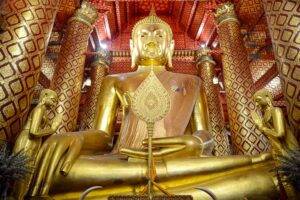 goldener Buddha, Wat Phanan Choeng, Ayutthaya, Tempel, Sehenswürdigkeiten