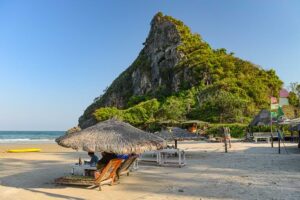 Happy Bar, Thung Yang Beach, Chumphon, Strand
