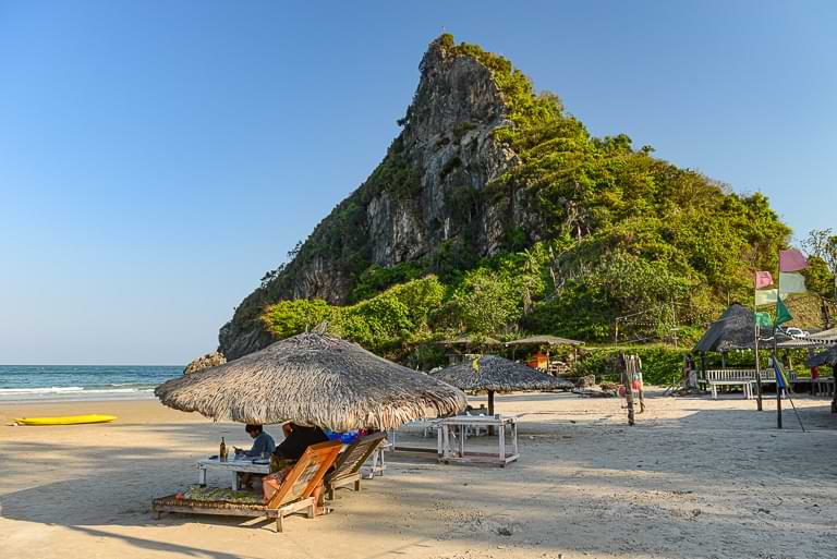 Happy Bar, Thung Yang Beach, Chumphon, Strand