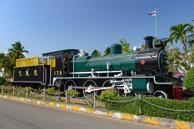 historische Lokomotive, Chumphon, Bahnhof, train station