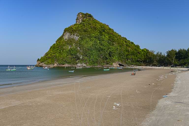 Thun Thong Pier, Chumphon, Strand