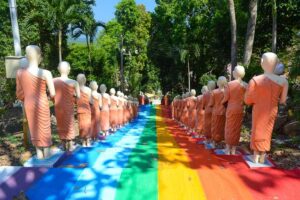 Wat Kaew Prasert, Chumphon, Tempel, Regenbogentreppe, Mönche