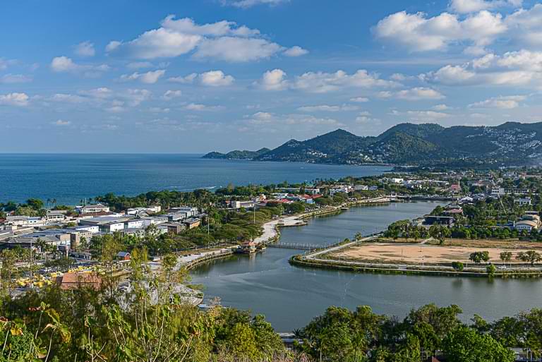 Blick von der Khao-Hua-Jook-Pagode auf Chaweng, Koh Samui, Thailand