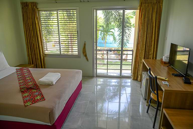 Zimmer im Palm Hill Resort, Khanom